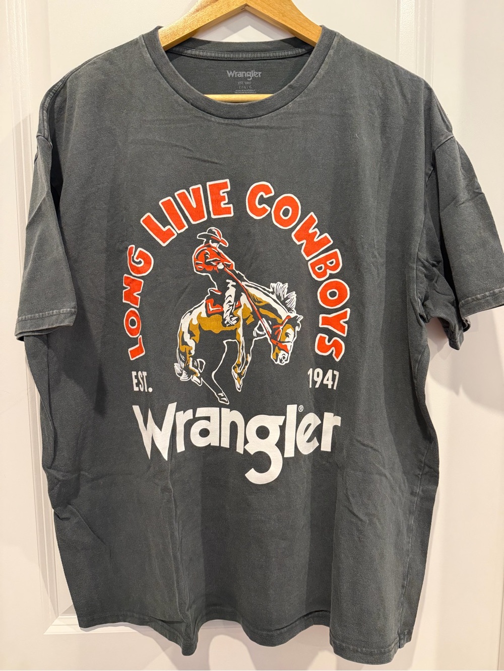 Wrangler Men's 'Long Live Cowboys' Graphic Tee - Charcoal